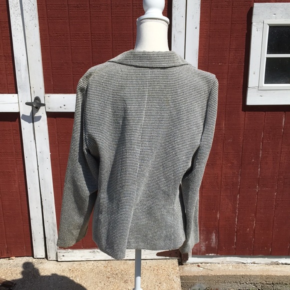 black and white blazer - Picture 3 of 7